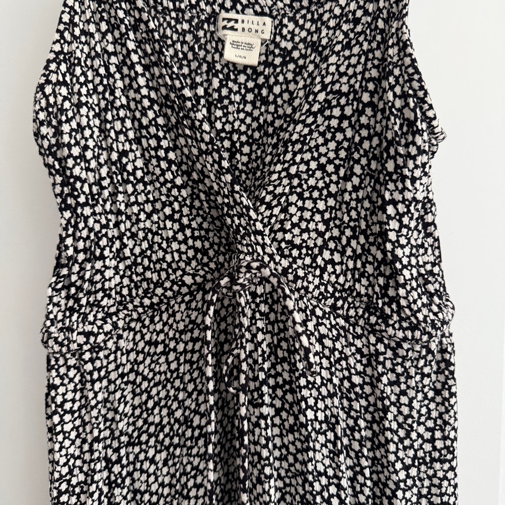 Billabong Black & White Floral-Print Dress with Tie Detail size Large